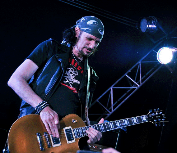 ex guitarista de kizz