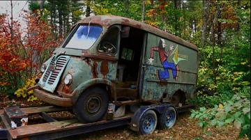 Encuentran abandonada en un bosque la camioneta original con la que Aerosmith se iba de gira en los 70